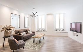 Large And Vanguardist- 2Bd 2Bth- Las Letras